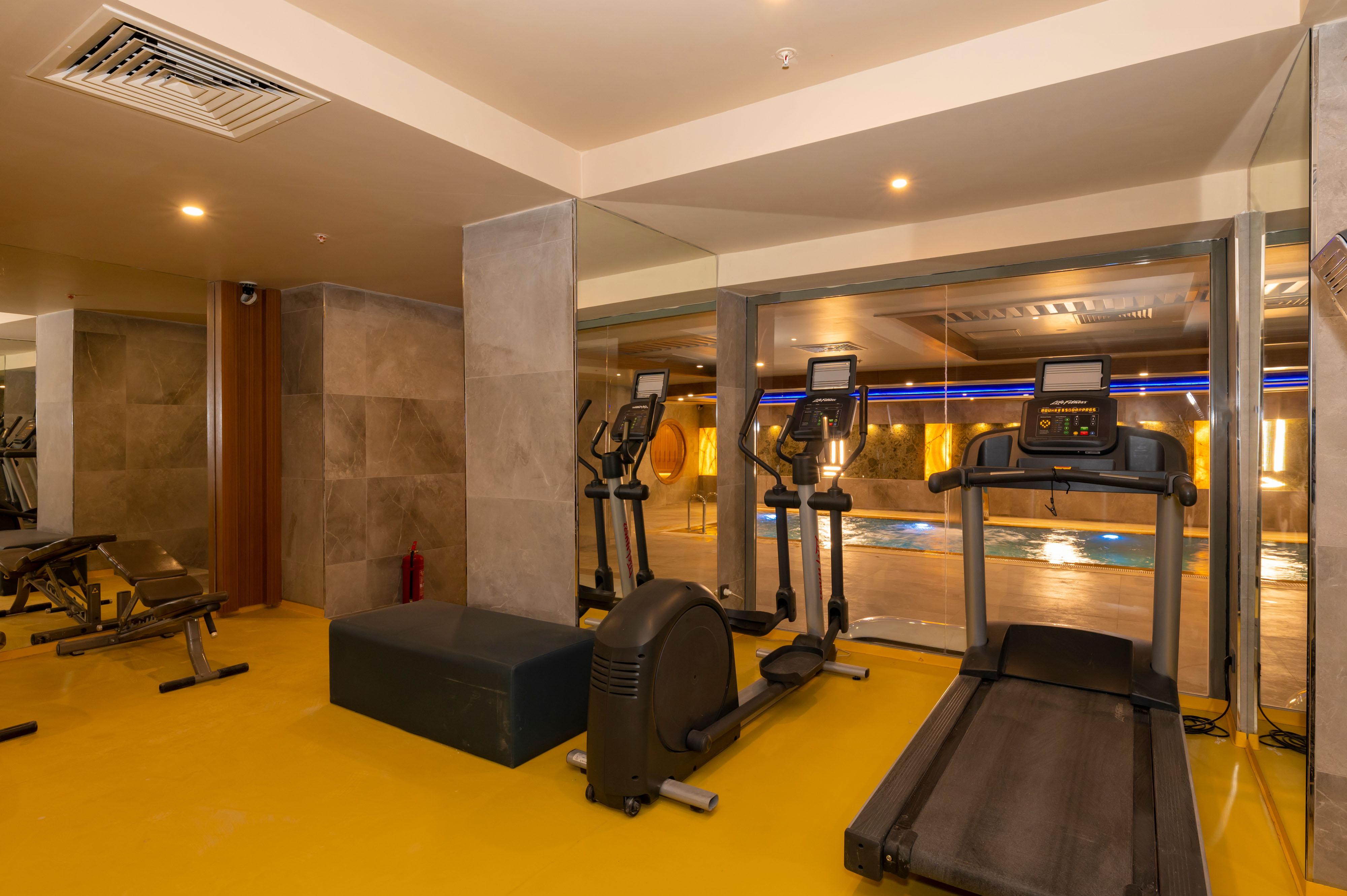 Ramada By Wyndham Istanbul Pera Taksim Hotel Ngoại thất bức ảnh The Fitness Centre