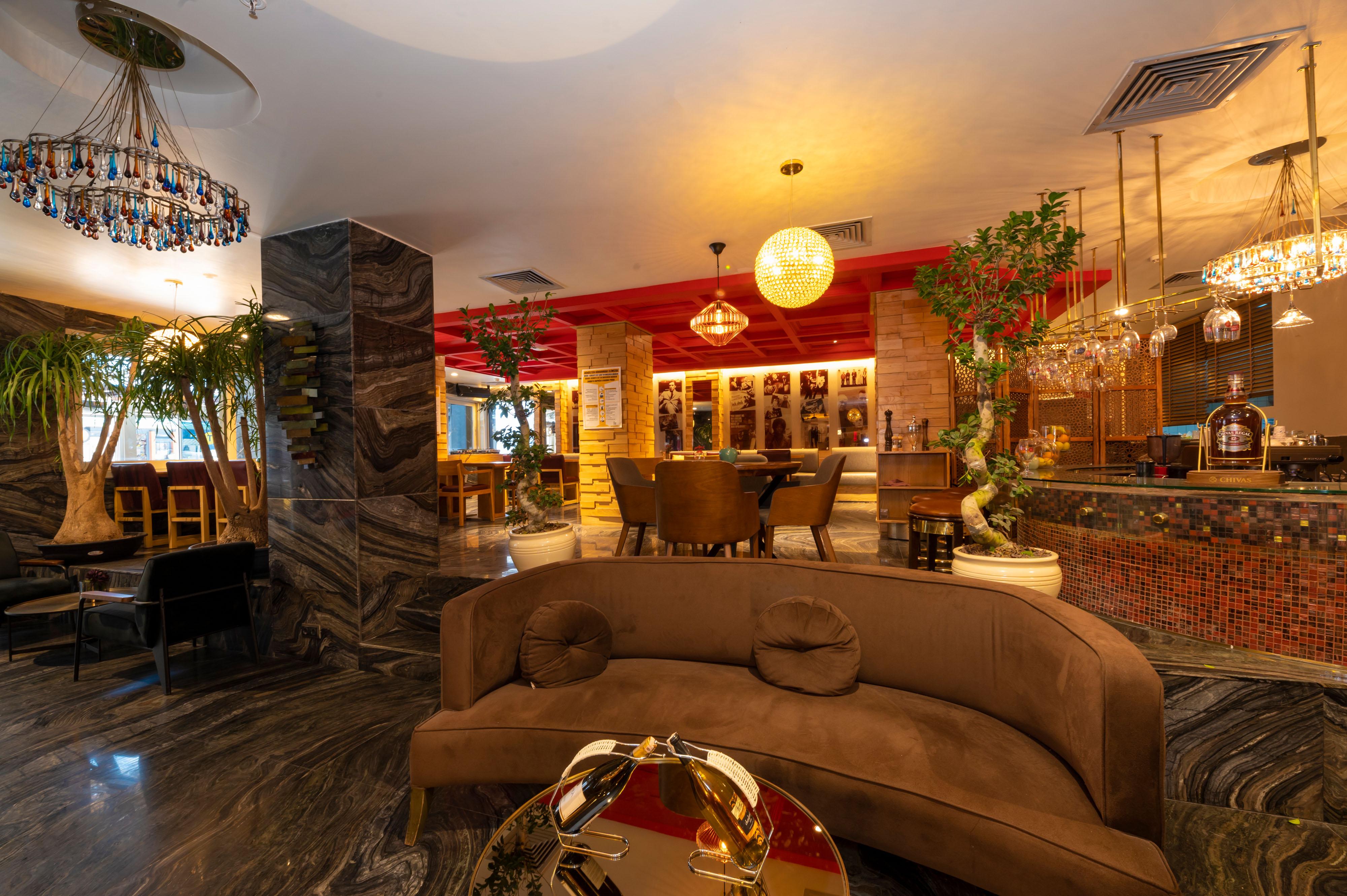 Ramada By Wyndham Istanbul Pera Taksim Hotel Ngoại thất bức ảnh Interior of the restaurant