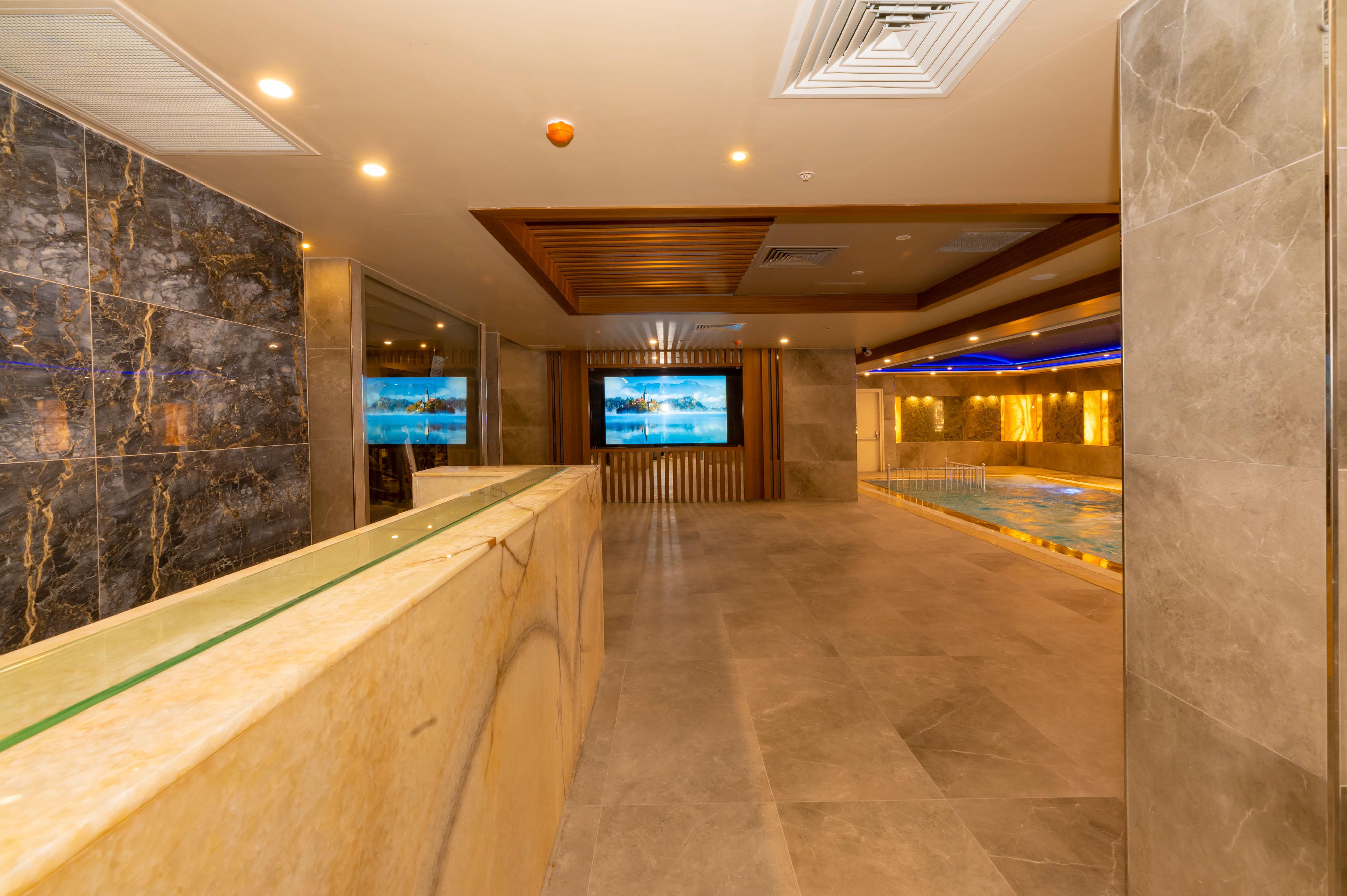 Ramada By Wyndham Istanbul Pera Taksim Hotel Ngoại thất bức ảnh Reception area