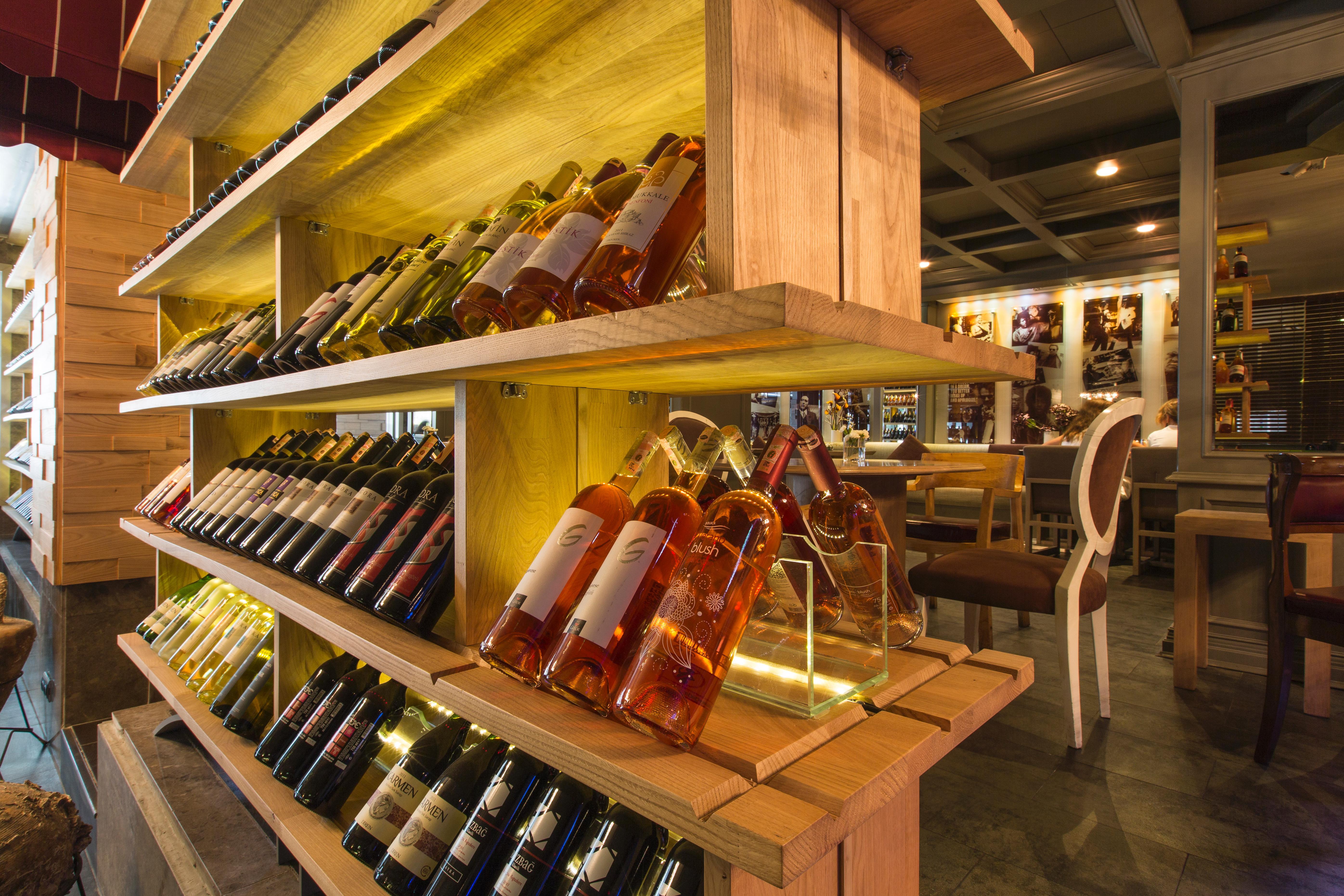 Ramada By Wyndham Istanbul Pera Taksim Hotel Ngoại thất bức ảnh Wine cellar at the restaurant