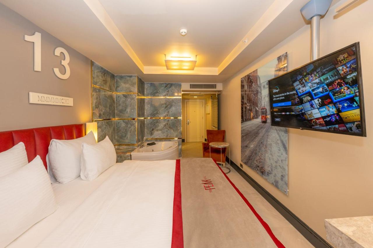 Ramada By Wyndham Istanbul Pera Taksim Hotel Ngoại thất bức ảnh A room at the hotel