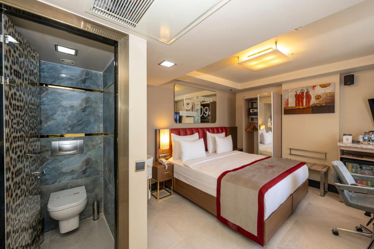 Ramada By Wyndham Istanbul Pera Taksim Hotel Ngoại thất bức ảnh A room at the hotel