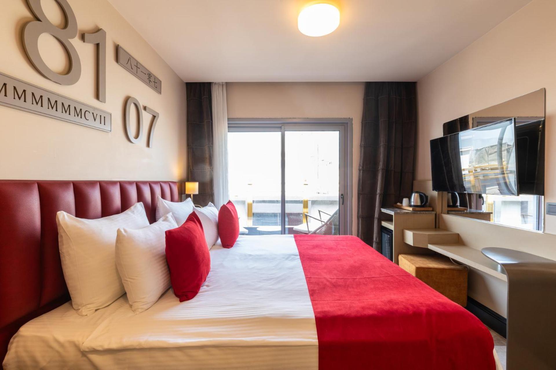 Ramada By Wyndham Istanbul Pera Taksim Hotel Ngoại thất bức ảnh Room at the hotel