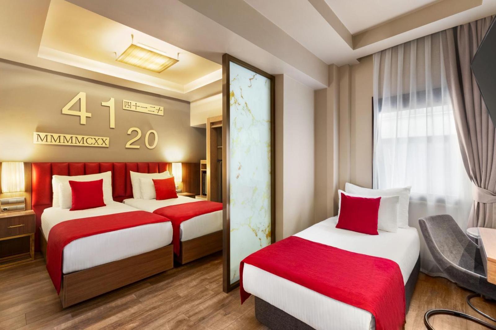 Ramada By Wyndham Istanbul Pera Taksim Hotel Ngoại thất bức ảnh A room at the hotel